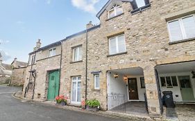 No 2 The Mews
